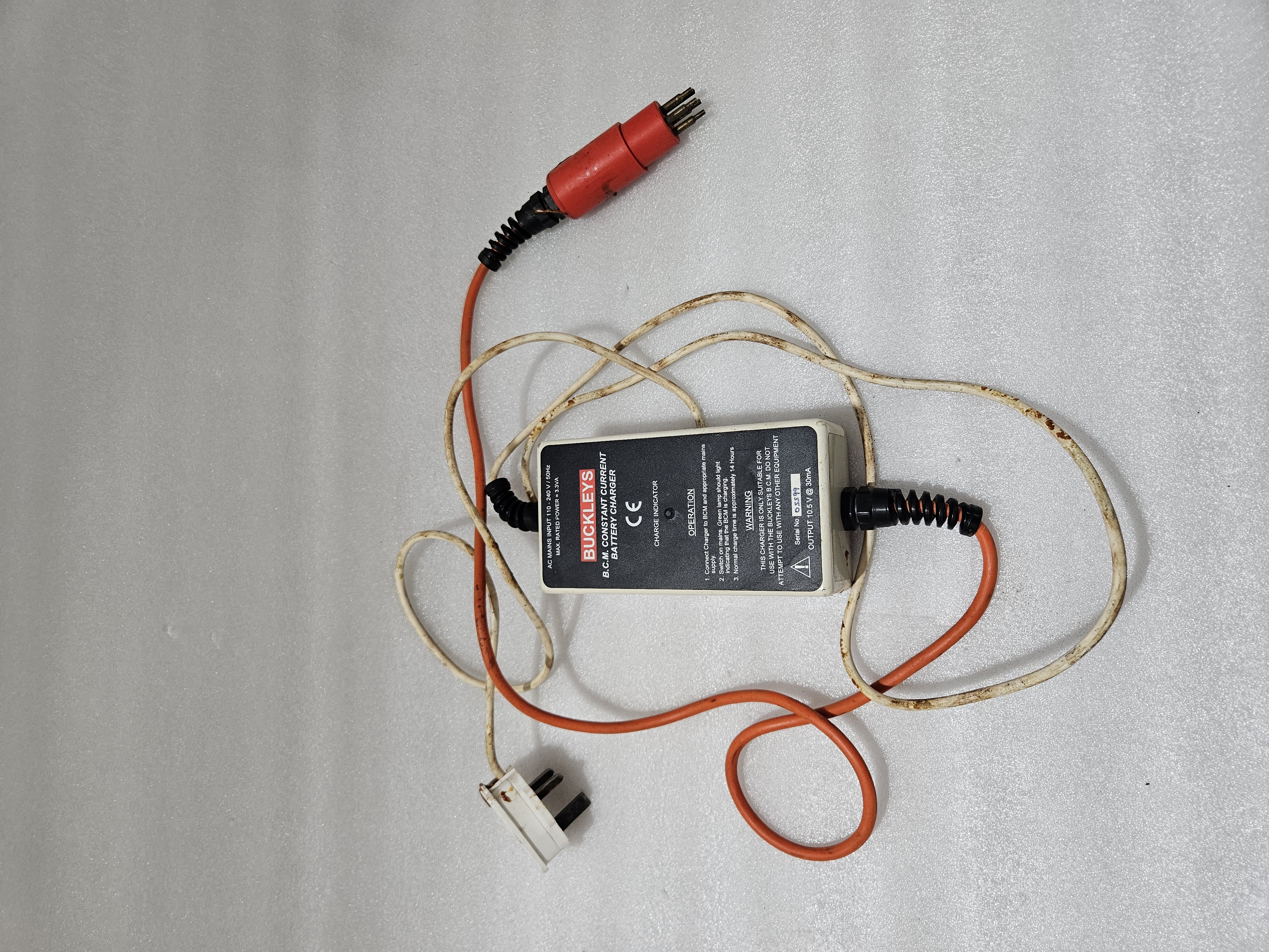 BUCKLEYS B.C.M. CONSTANT CURRENT BATTERY CHARGER 110-240v 50Hz 3.3VA- TESTED